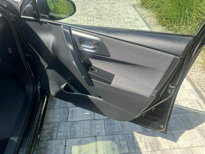 Toyota Auris Hybryda niski przebieg oryginalny lakier !!!