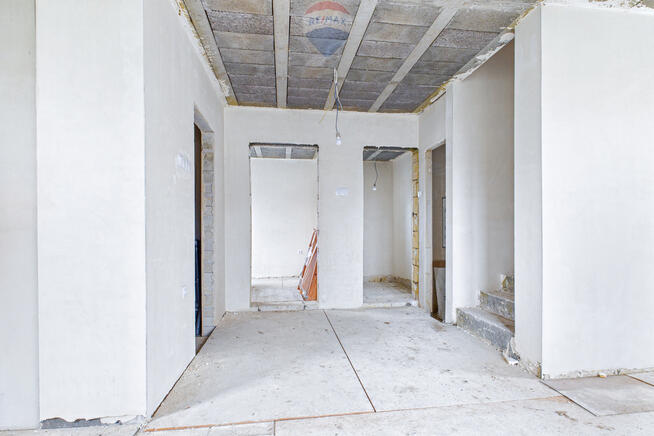 Dom wolnostojący w stanie deweloperskim