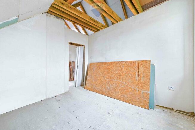 Dom wolnostojący w stanie deweloperskim