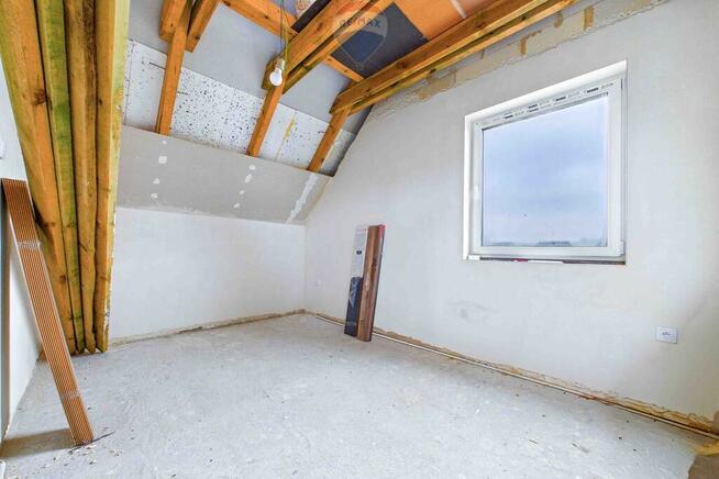 Dom wolnostojący w stanie deweloperskim