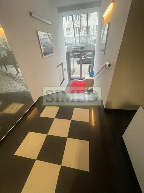 Zabytkowa kamienicarecepcja,dostęp24h,niski parter