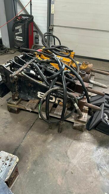 używany młot JCB HM12T koparka 0.5-2.0 t