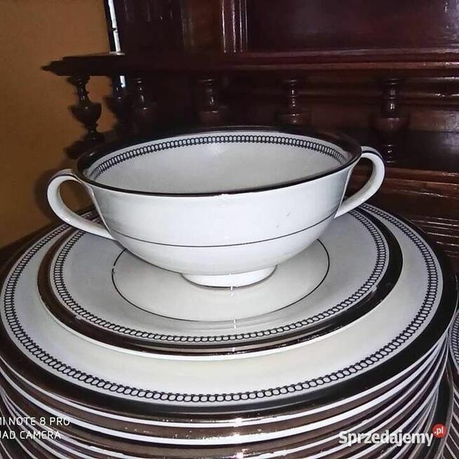 Filiżanka z talerzykiem deserowym. Syg. SARABANDE. Royal Dou