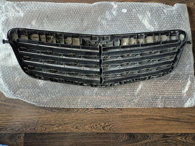 Gril/ atrapa chłodnicy do mercedesa w212 avantgarde