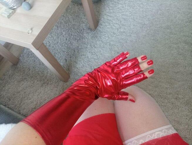 Błyszczące rękawiczki