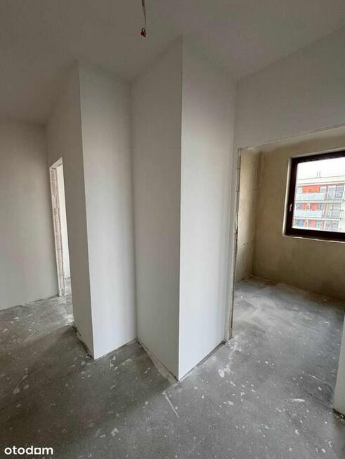 Czteropokojowe mieszkanie w stanie deweloperskim