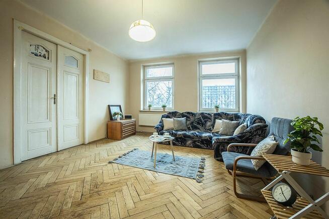 Przestronne mieszkanie w odnowionej kamienicy- ul. Wierzbowa