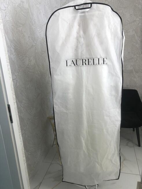 Piekna suknia ślubna z salonu Laurelle