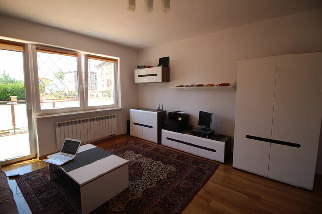 Pokoj z Tarasem do wynajęcia tylko 30 minut od Centrum Wa