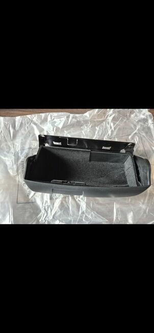 Sprzedam schowek pod fotel kierowcy mercedes w212