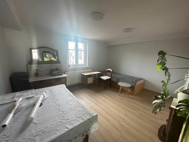 Zakrzów ,1 piętro w willi 1 pok, osobno kuchnia