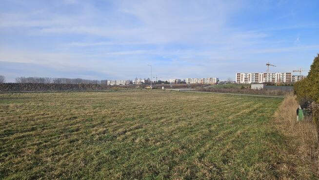 Kalinówka, 23ar, budowlana, media