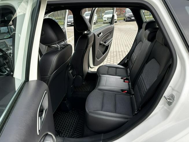 Mercedes B 180 2kpl.kół! Półskóra Grzane fotele Czujniki Klima Serwis Hak GWARANCJA !