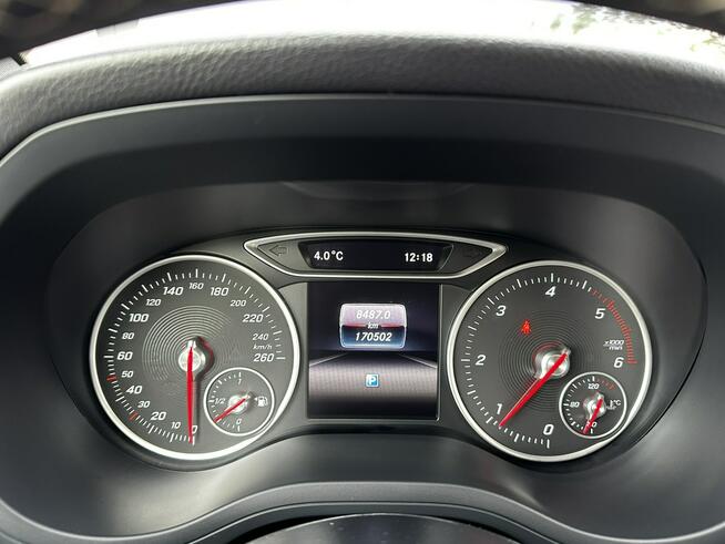 Mercedes B 180 2kpl.kół! Półskóra Grzane fotele Czujniki Klima Serwis Hak GWARANCJA !