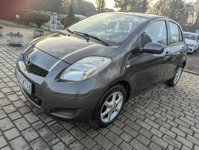 Toyota Yaris 1.3 Benzyna 100 KM/niski przebieg/zarejestrowany/dobrze utrzynany