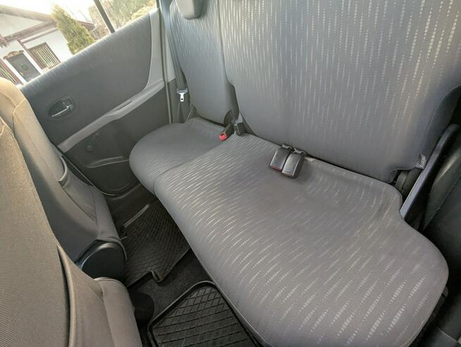 Toyota Yaris 1.3 Benzyna 100 KM/niski przebieg/zarejestrowany/dobrze utrzynany