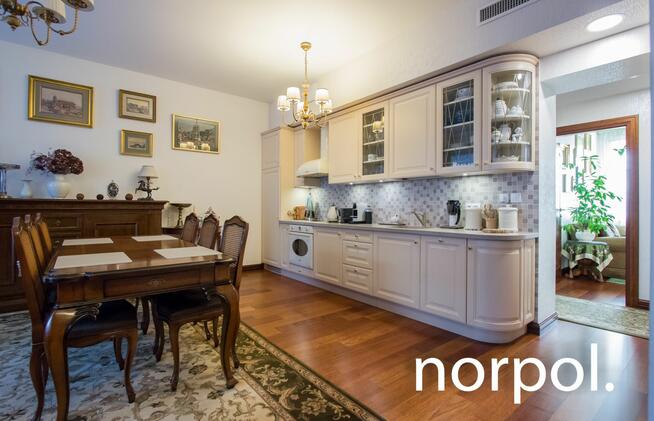 Angel Wawel, Sukiennicza, 71 m2, klimatyzacja, basen, sauna, siłownia, parking