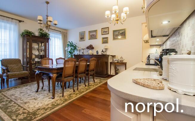 Angel Wawel, Sukiennicza, 71 m2, klimatyzacja, basen, sauna, siłownia, parking