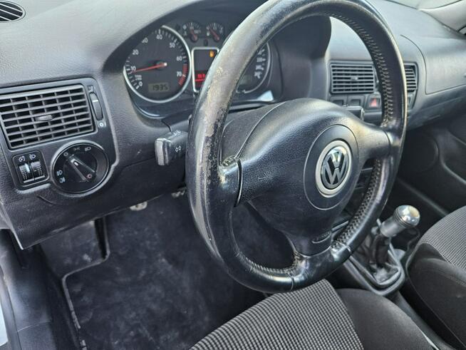 Volkswagen Golf 1,6 MPi Bez rdzy Org. przebieg