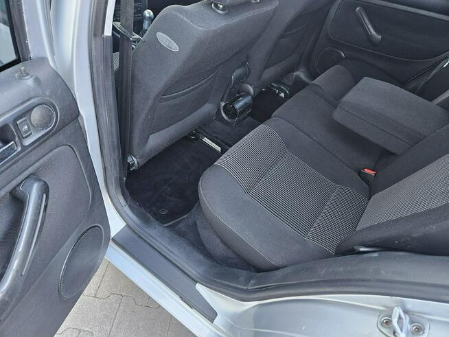 Volkswagen Golf 1,6 MPi Bez rdzy Org. przebieg