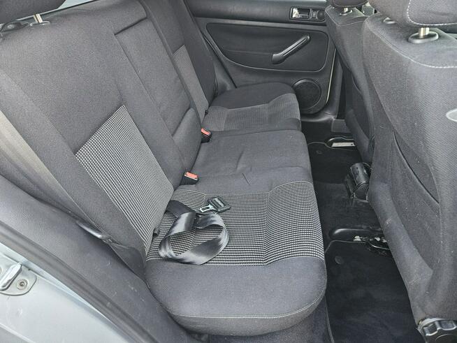 Volkswagen Golf 1,6 MPi Bez rdzy Org. przebieg