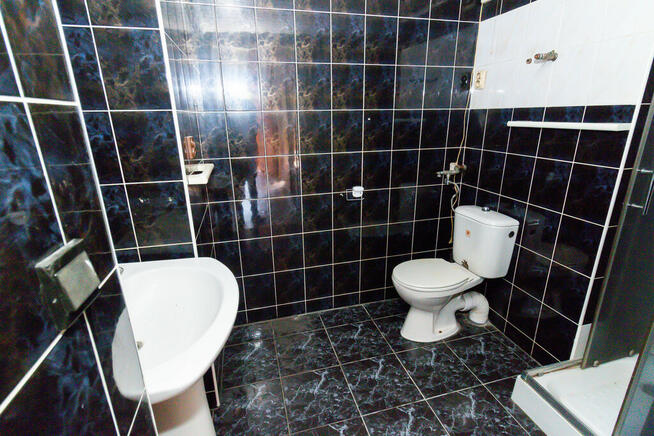 Dom 222m2 + 2 garaże - działka 2600m2 Boksycka