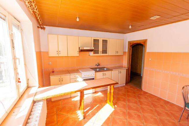 Dom 222m2 + 2 garaże - działka 2600m2 Boksycka