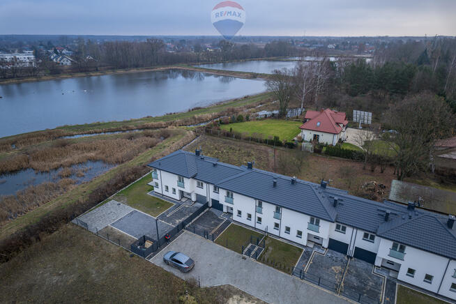 SEGMENT w stanie deweloperskim obok stawow