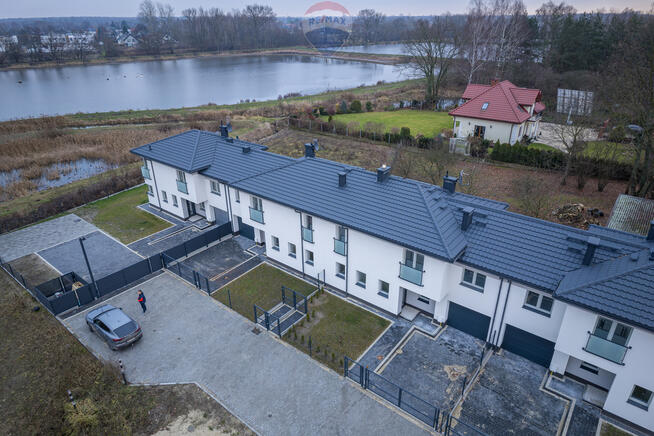 SEGMENT w stanie deweloperskim obok stawow