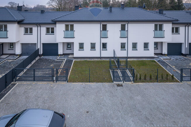 SEGMENT w stanie deweloperskim obok stawow