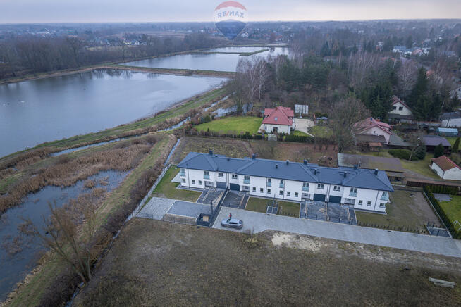 SEGMENT w stanie deweloperskim obok stawow