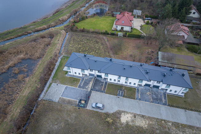 SEGMENT w stanie deweloperskim obok stawow