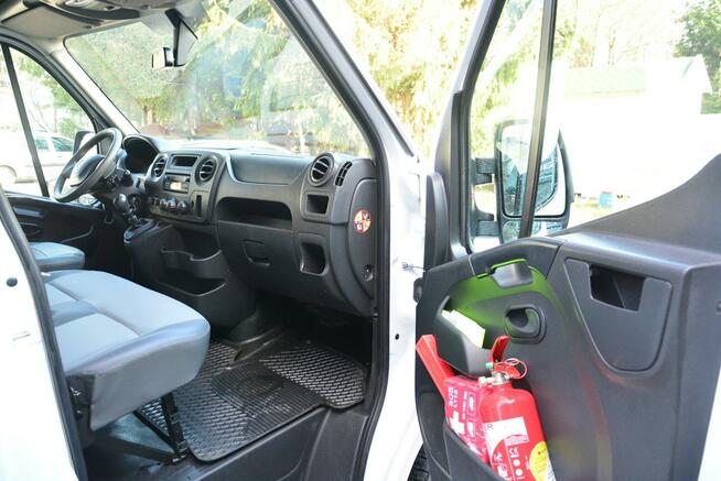 Renault Master L2H2 7 osobowy brygadówka średniak pełna opcja servis regały