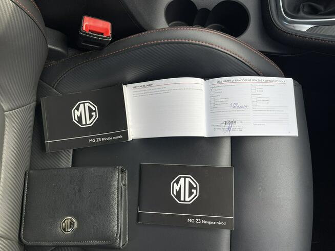 MG ZS Skóra Klimatronik Czujniki park. Virtual cockpit