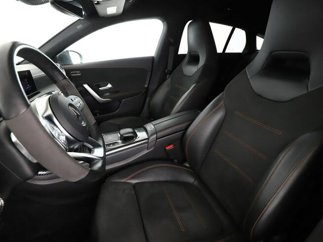 Mercedes CLA 200 automat multibeam LED, skóra/alcantara grzane fotele kamery