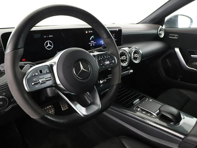 Mercedes CLA 200 automat multibeam LED, skóra/alcantara grzane fotele kamery