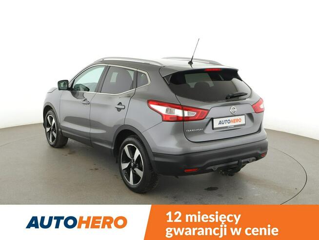 Nissan Qashqai automat navi klima auto kamera 360 czujniki parkowania hak