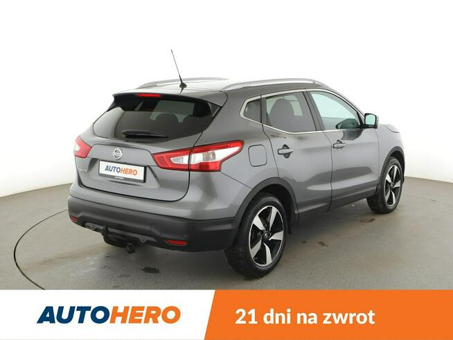 Nissan Qashqai automat navi klima auto kamera 360 czujniki parkowania hak