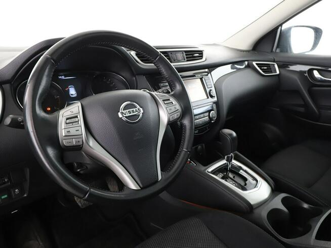 Nissan Qashqai automat navi klima auto kamera 360 czujniki parkowania hak