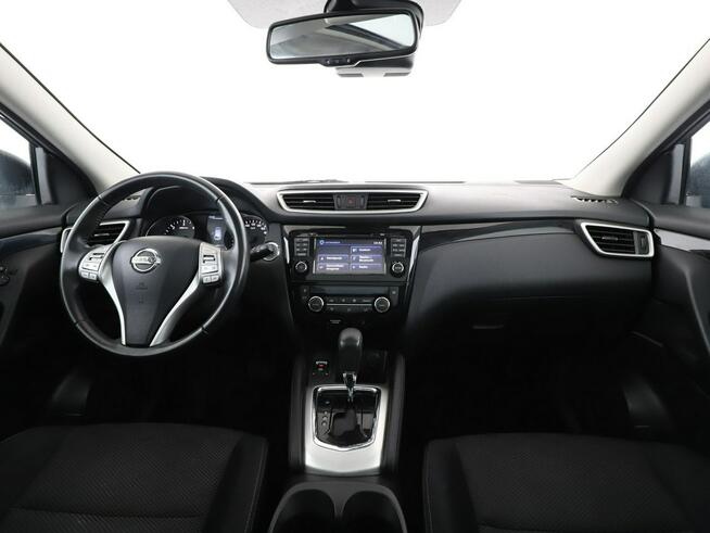 Nissan Qashqai automat navi klima auto kamera 360 czujniki parkowania hak