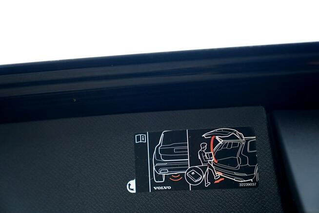 Volvo XC 90 INSCRIPTION panorama FUL LED hak el.alarm KAMERY 360 pneumat BOWERS