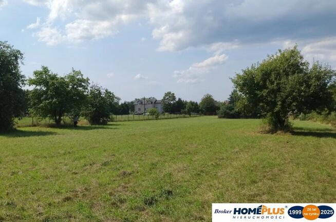 Działka budowlana o pow. 4331 m² media, ogrodzona.