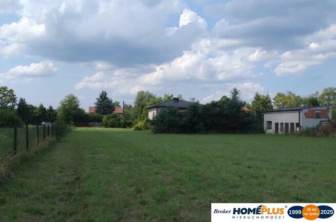 Działka budowlana o pow. 4331 m² media, ogrodzona.