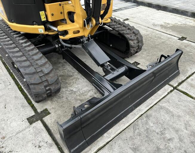 FABRYCZNIE NOWA MINIKOPARKA CATERPILLAR 302.7 CR.