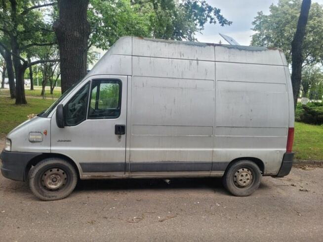 Syndyk sprzeda samochód ciężarowy Citroen Jumper