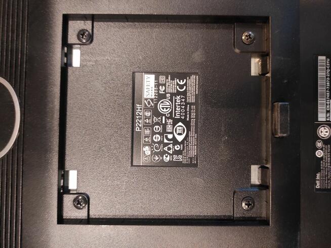 Syndyk sprzeda sprzęt komputerowy w postaci 10 monitorów