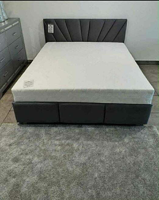 Łóżka sypialniane, tapicerowane