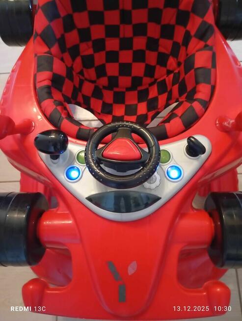 Czerwony chodzik dla chlopca Formuła 1