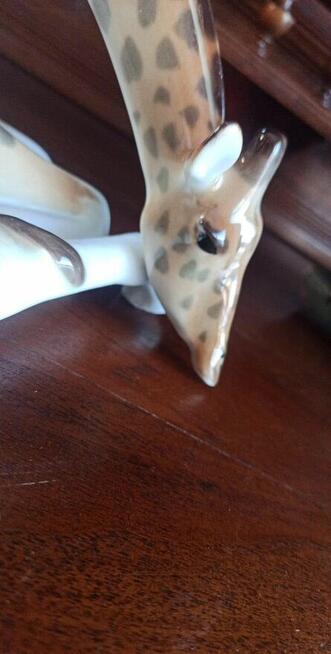 Żyrafa Łomonosow z Rosyjskiej wytwórni porcelan