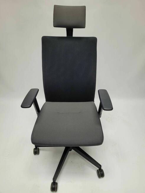 Fotel biurowy Nowy Styl Intrata z zagłówkiem - duża ilość